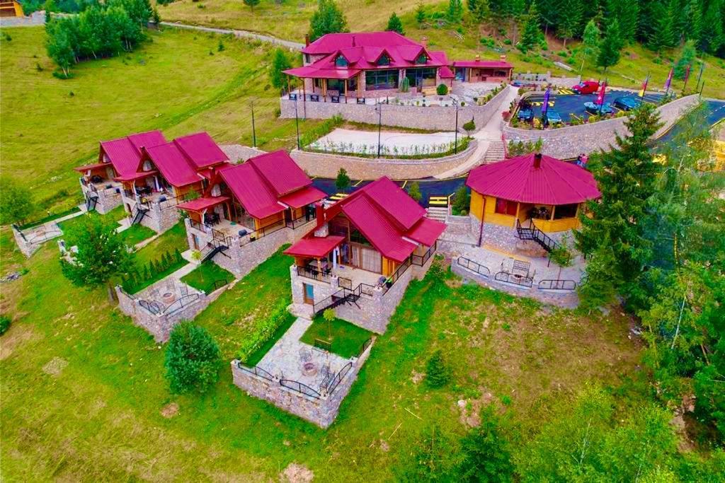 Malesia Eko Resort Peje Exterior foto